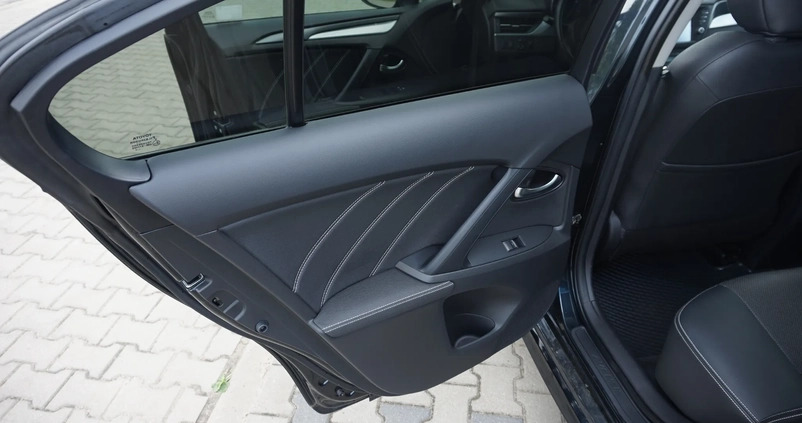 Toyota Avensis cena 65500 przebieg: 120000, rok produkcji 2015 z Płock małe 232